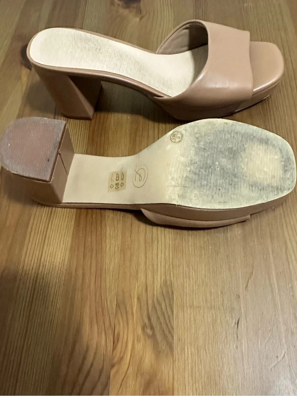 Chinese Laundry Women’s Block Heel Slide Sandals in Camel